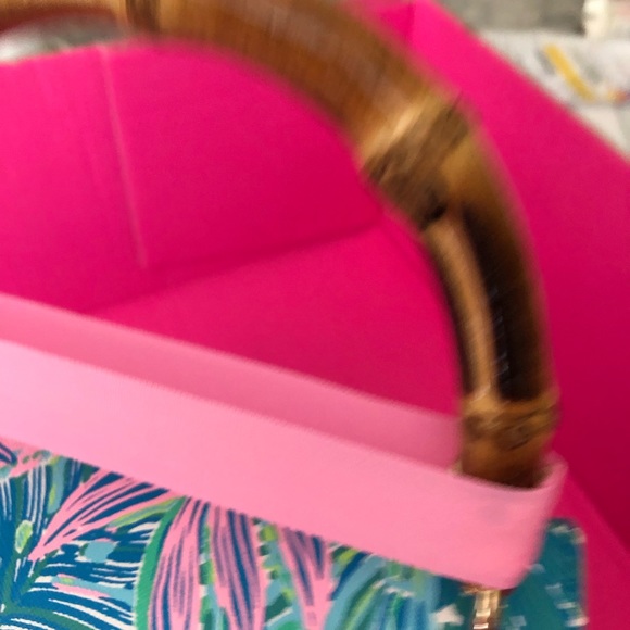Lilly Pulitzer cane handle purse - Picture 4 of 8